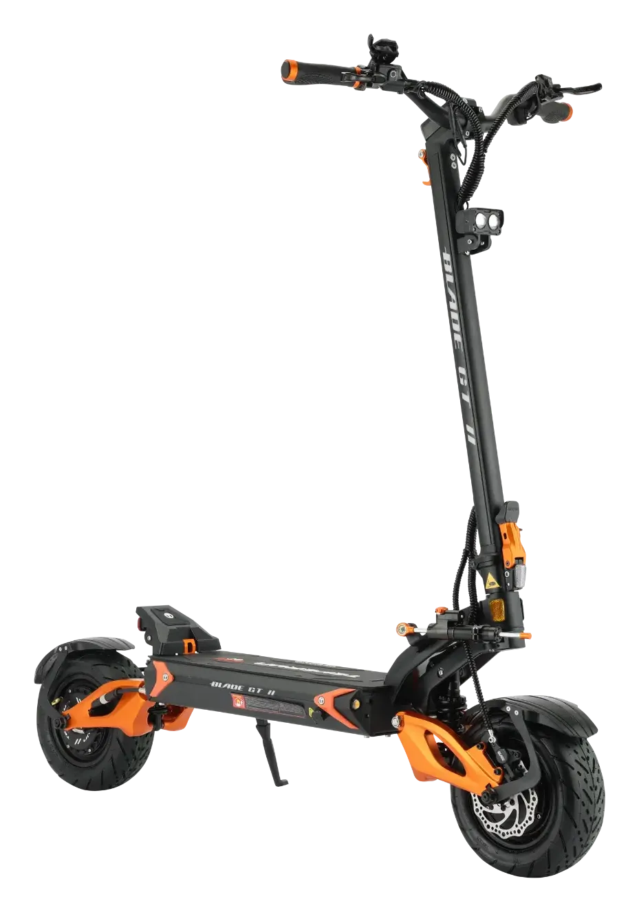 Turuncu detaylı Teverun Blade GT II önden çapraz stüdyo kesimi