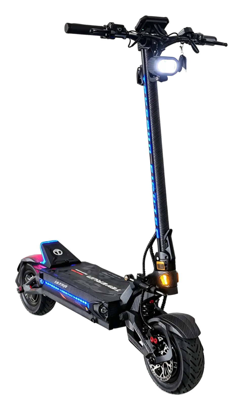 Teverun Fighter Supreme Ultra, far ve gövde ışıkları yanarken önden çapraz