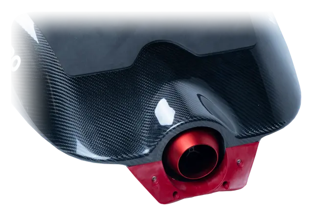Wave Aero Carbon V1 jetboard kuyruğu ve kırmızı jet nozulu, yakın çekim